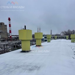 Тающий снег обнажает проблемы с кровлей дома